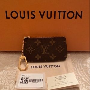 NEW LOUIS VUITTON MONOGRAM KEY POUCH/CLES